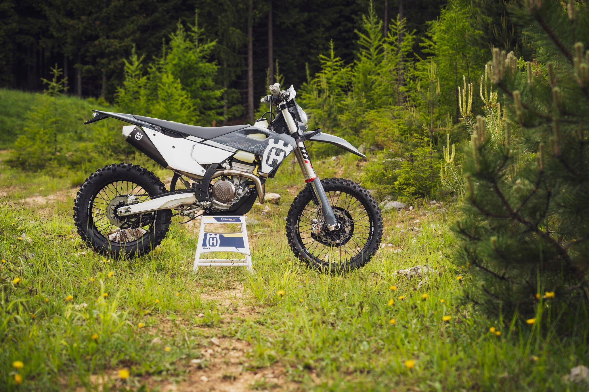 Husqvarna Enduro Pro 2024 MOTOMAG